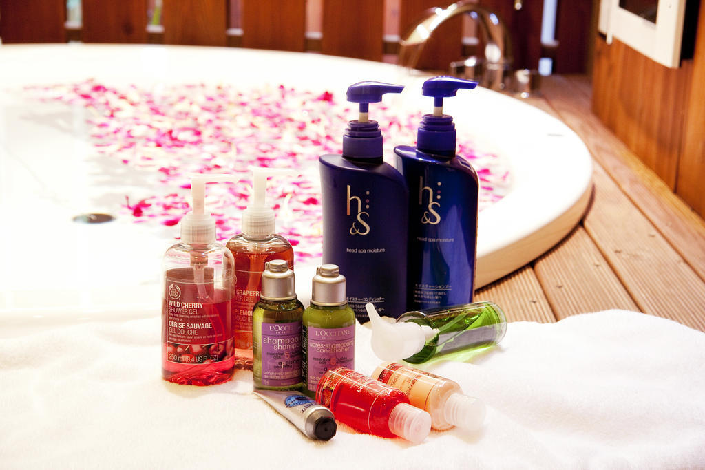 Hotel & Spa Lotus (Adults Only) Киото Стая снимка