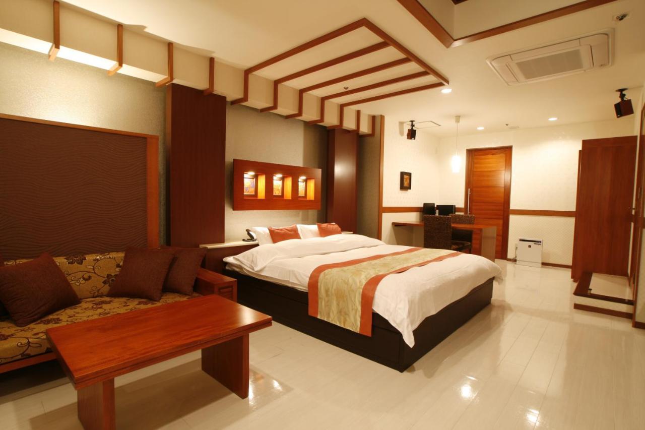 Hotel & Spa Lotus (Adults Only) Киото Екстериор снимка