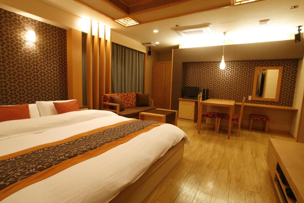 Hotel & Spa Lotus (Adults Only) Киото Екстериор снимка